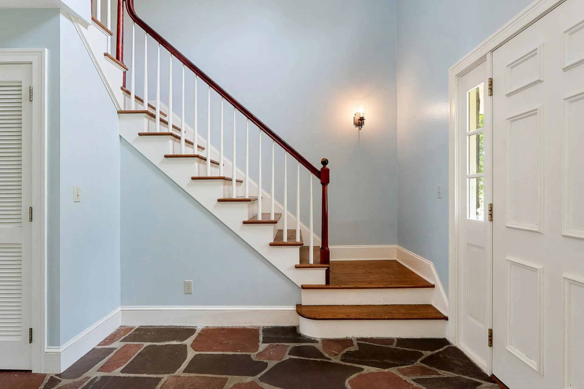 593 Red Barn Road Hartford VT 05001