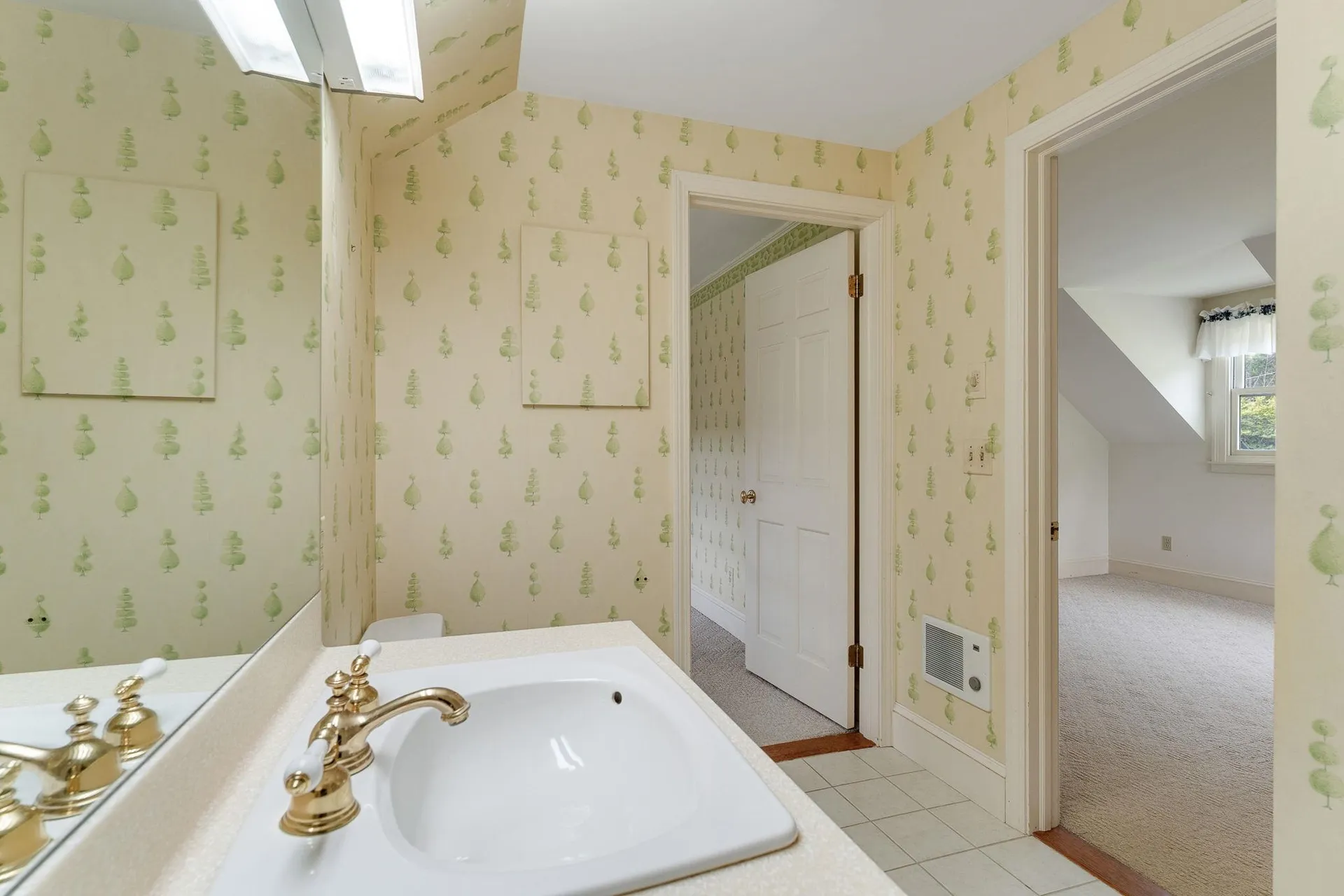 593 Red Barn Road Hartford VT 05001