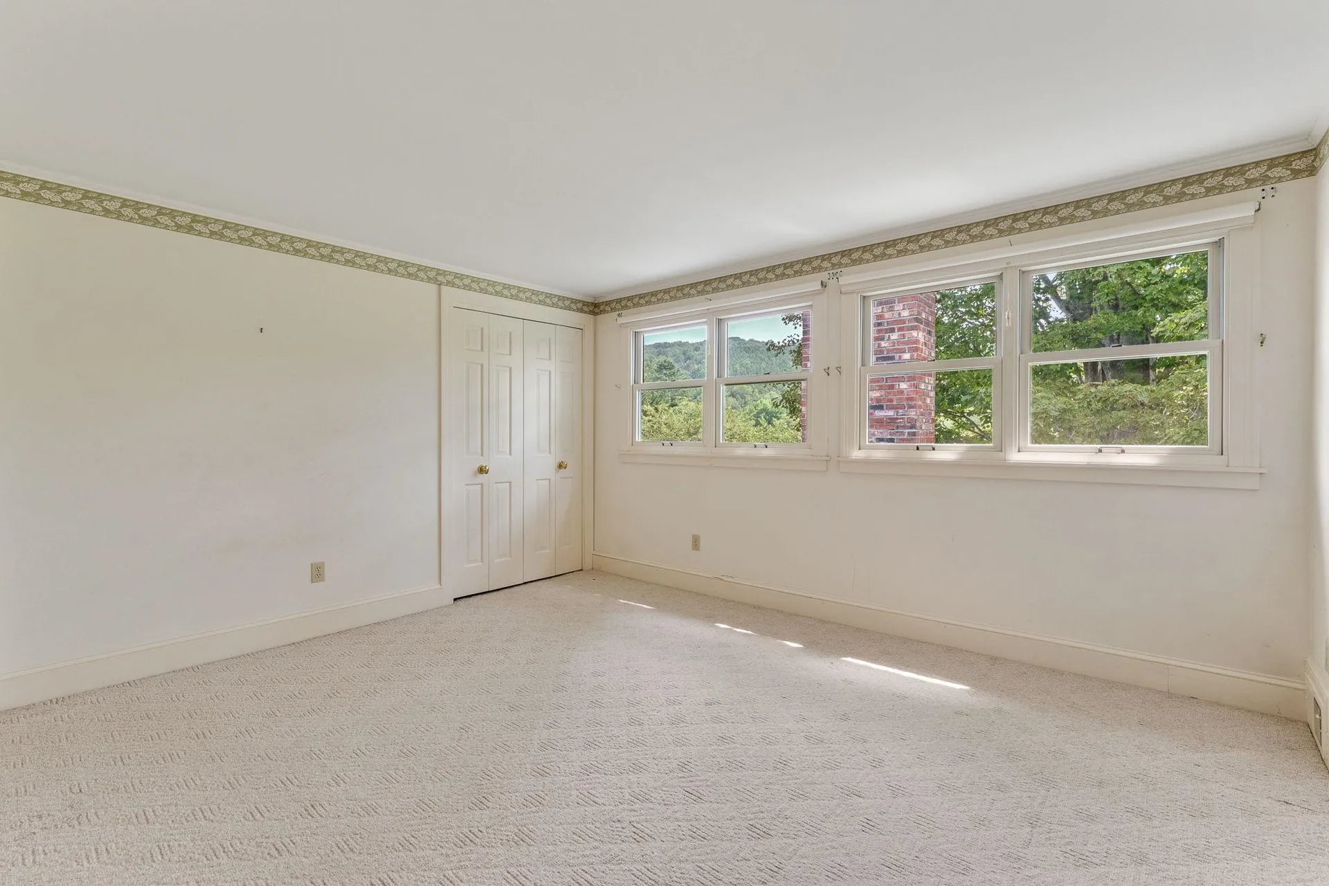 593 Red Barn Road Hartford VT 05001