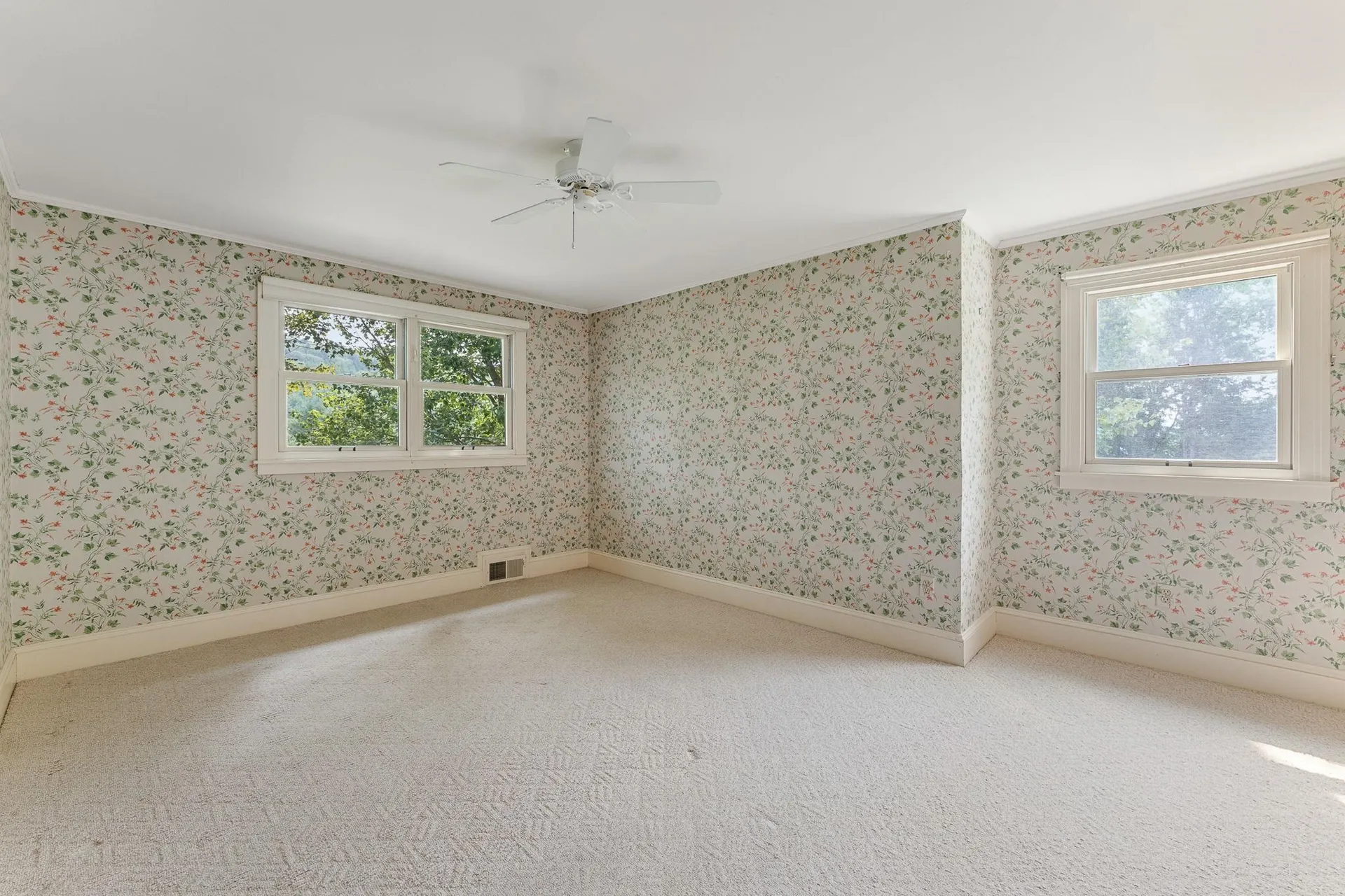 593 Red Barn Road Hartford VT 05001