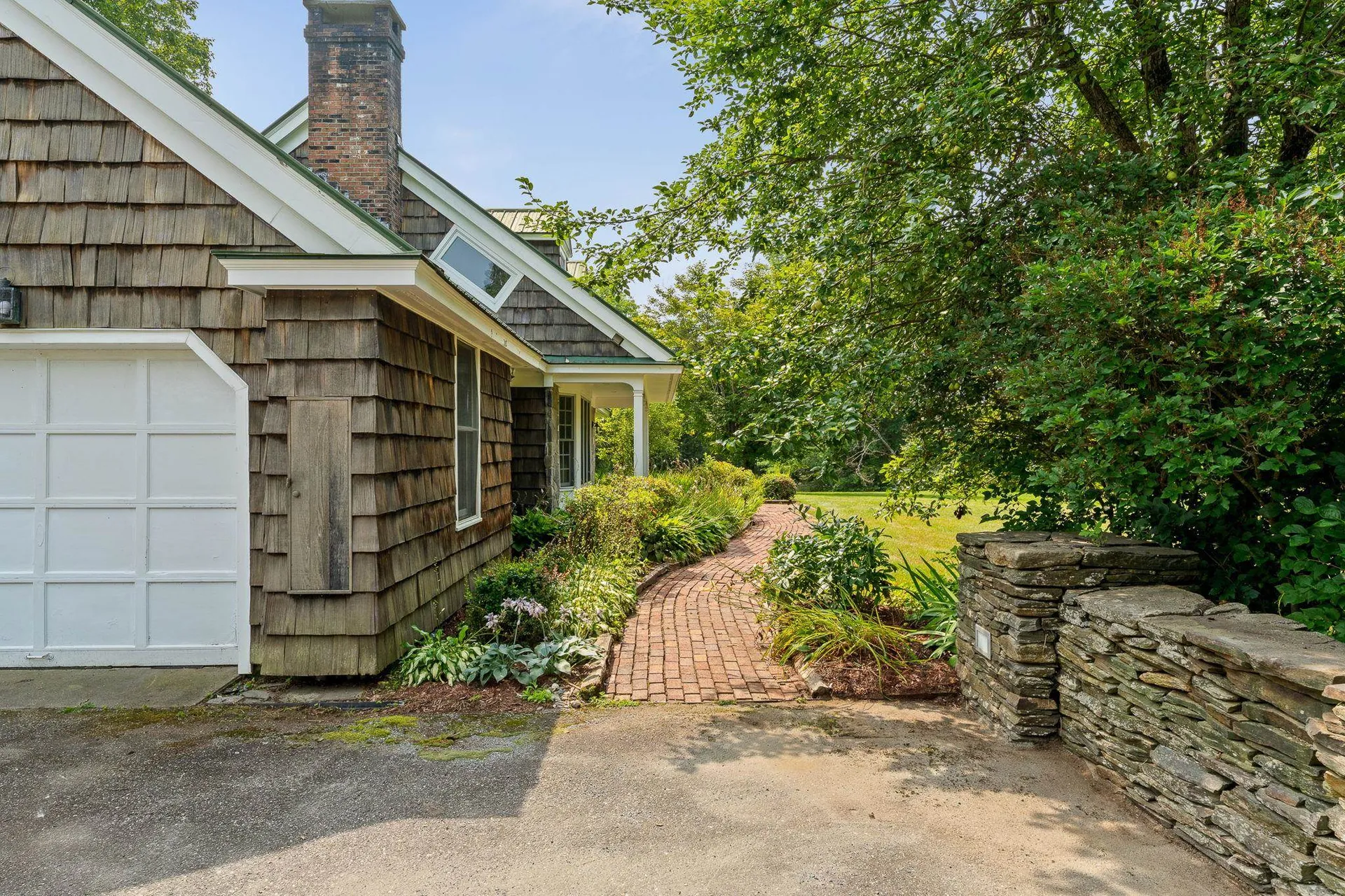 593 Red Barn Road Hartford VT 05001