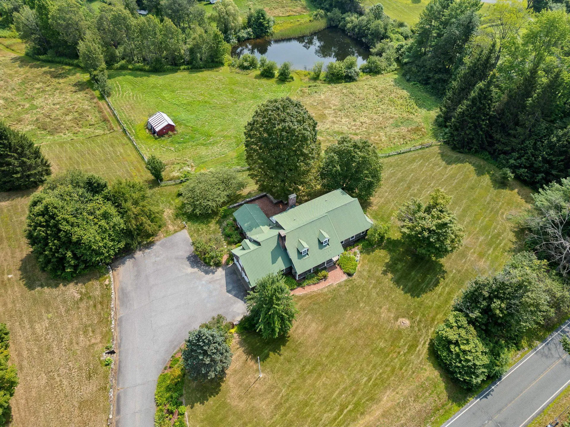 593 Red Barn Road Hartford VT 05001