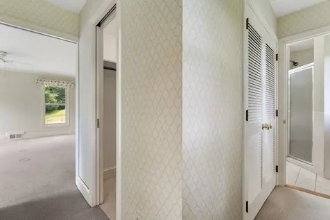 593 Red Barn Road Hartford VT 05001