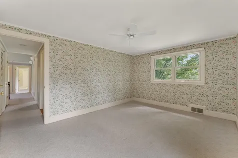 593 Red Barn Road Hartford VT 05001