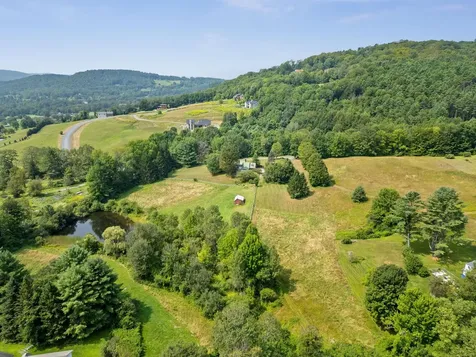 593 Red Barn Road Hartford VT 05001