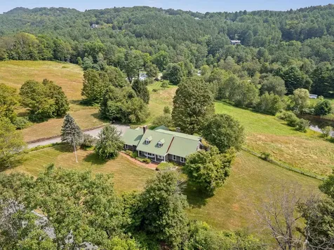 593 Red Barn Road Hartford VT 05001