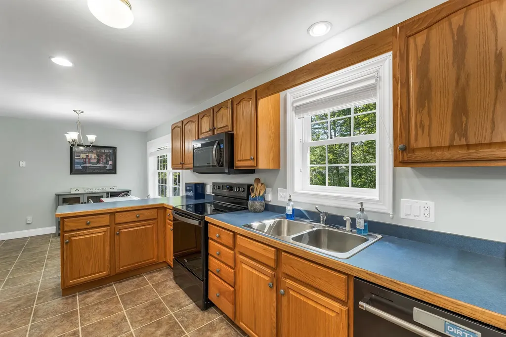 6 Dudley Road Wolfeboro NH 03894