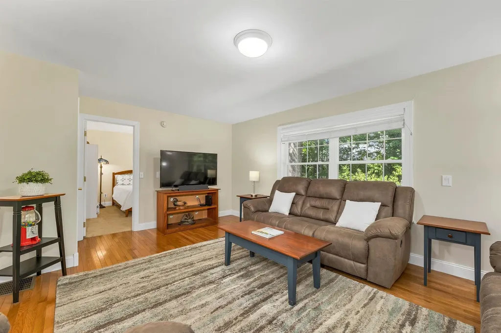 6 Dudley Road Wolfeboro NH 03894