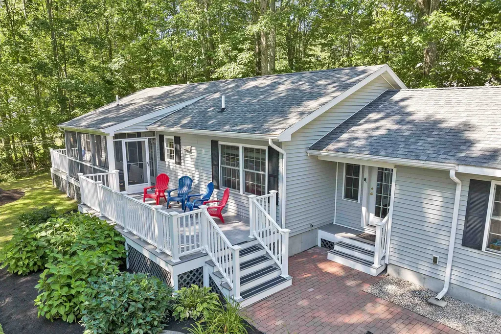 6 Dudley Road Wolfeboro NH 03894
