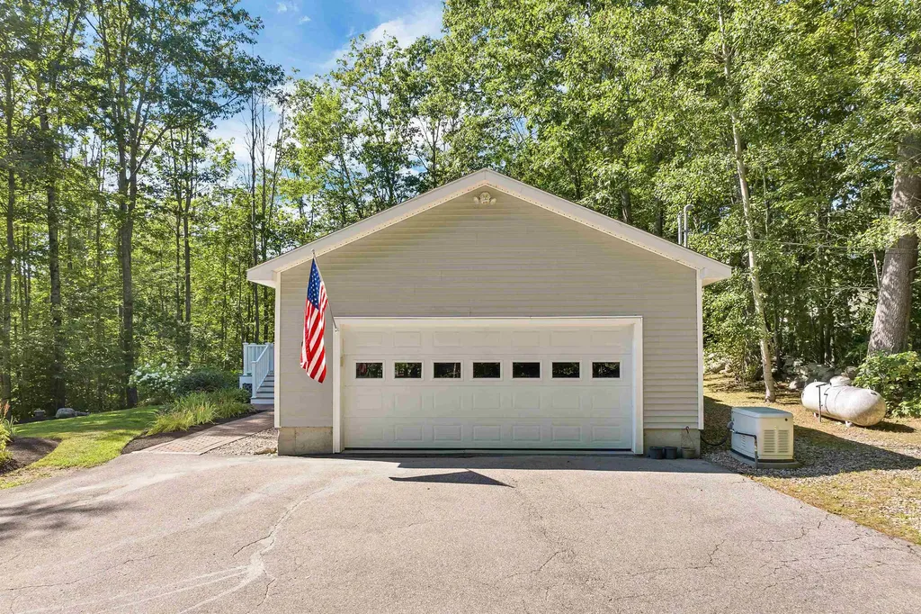 6 Dudley Road Wolfeboro NH 03894