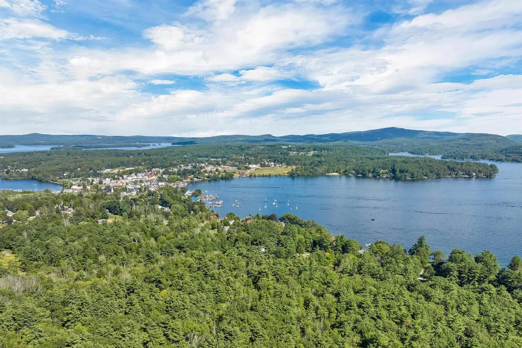 6 Dudley Road Wolfeboro NH 03894