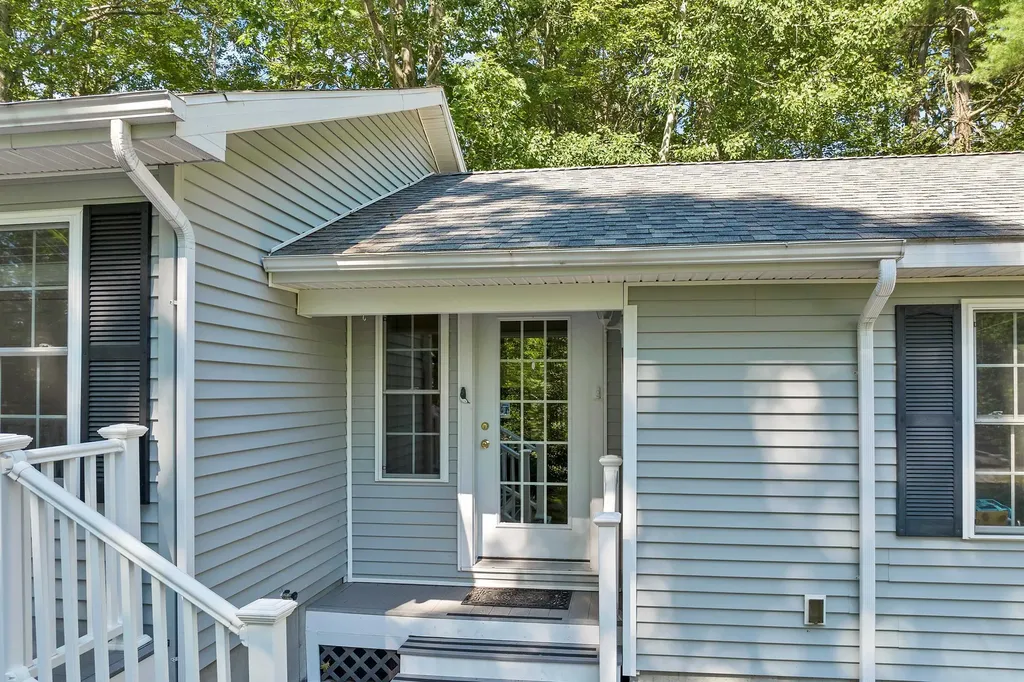 6 Dudley Road Wolfeboro NH 03894