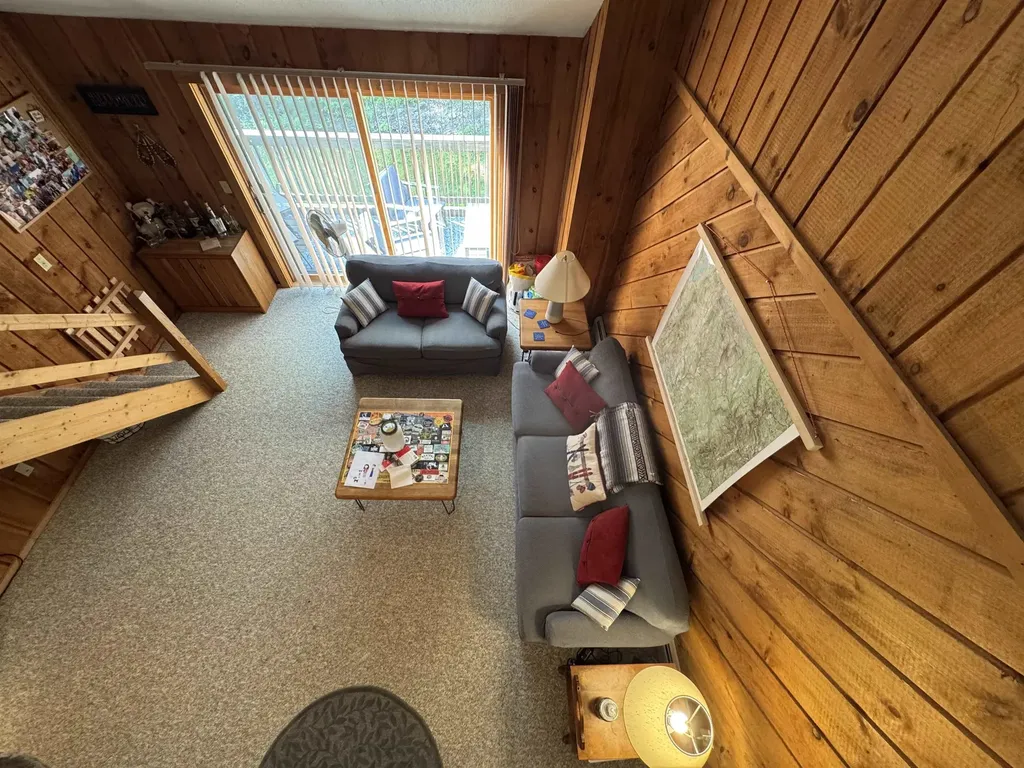 5F Polar Bear North Dover VT 05356