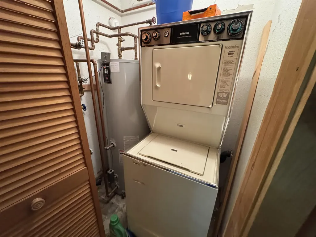 5F Polar Bear North Dover VT 05356