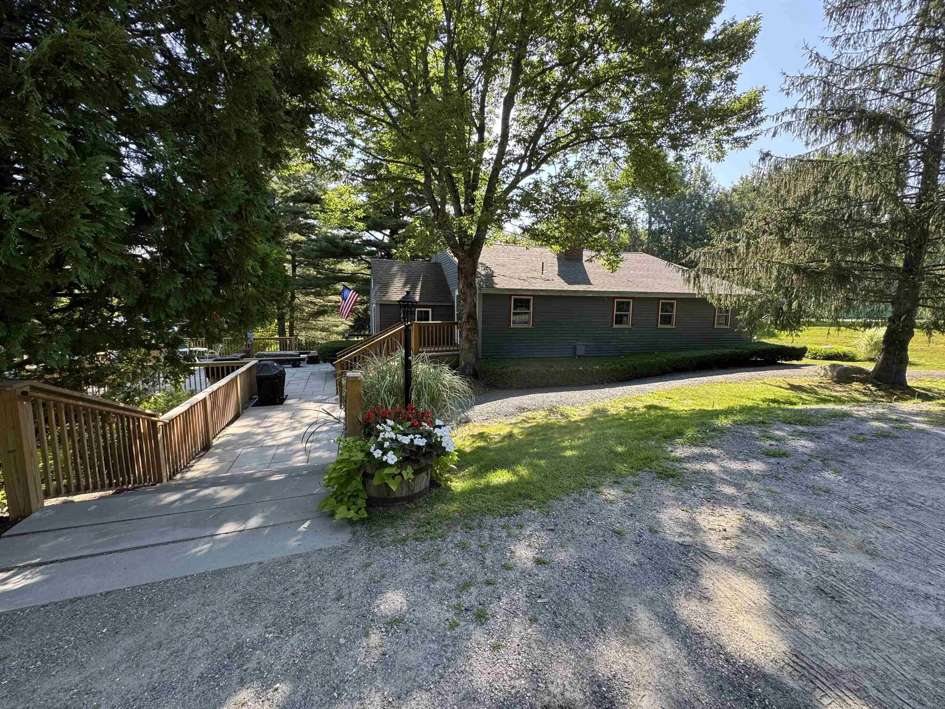 5F Polar Bear North Dover VT 05356