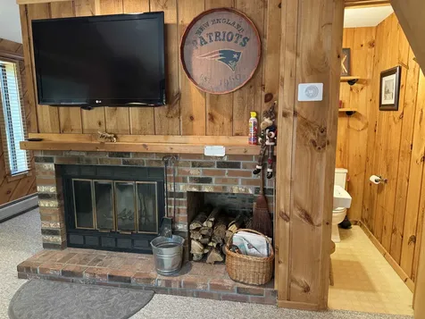 5F Polar Bear North Dover VT 05356