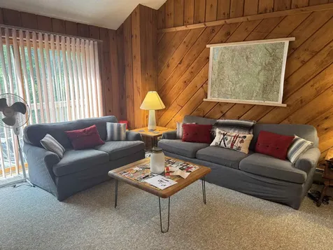 5F Polar Bear North Dover VT 05356