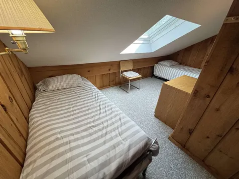 5F Polar Bear North Dover VT 05356