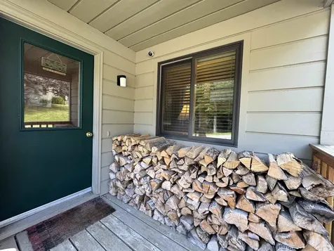 5F Polar Bear North Dover VT 05356