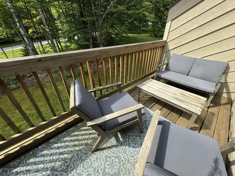 5F Polar Bear North Dover VT 05356