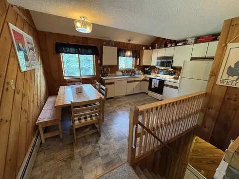 5F Polar Bear North Dover VT 05356