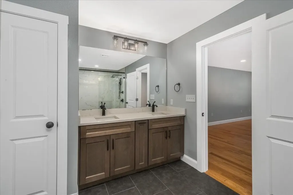 26 Coburn Avenue Nashua NH 03063