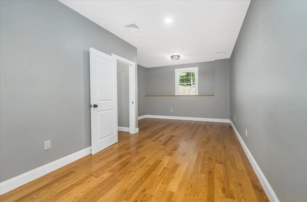 26 Coburn Avenue Nashua NH 03063