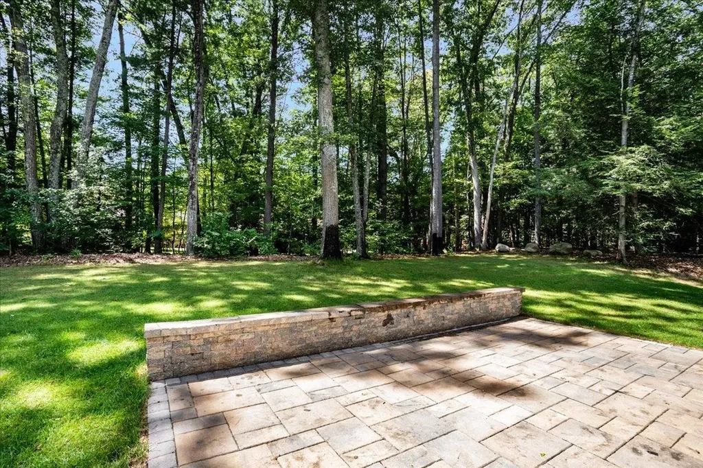 26 Coburn Avenue Nashua NH 03063