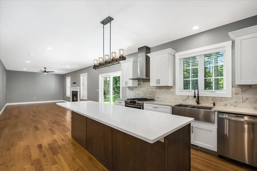 26 Coburn Avenue Nashua NH 03063