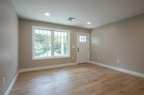 3.5 Mount Pleasant Street Derry NH 03038