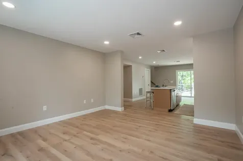 3.5 Mount Pleasant Street Derry NH 03038