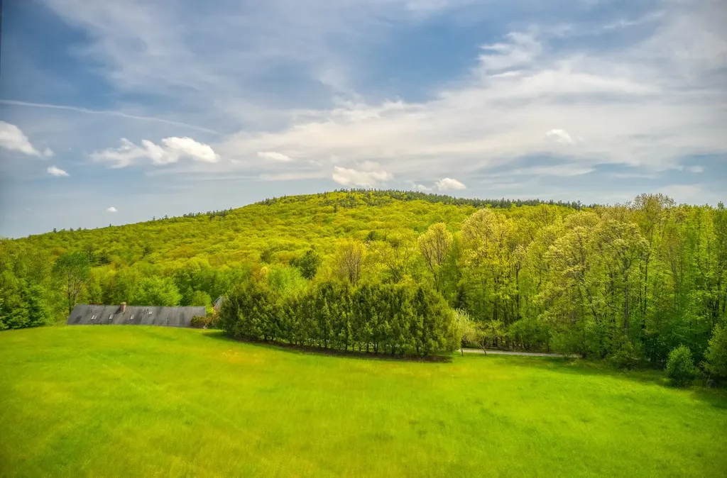 79 Summit Drive New Boston NH 03070