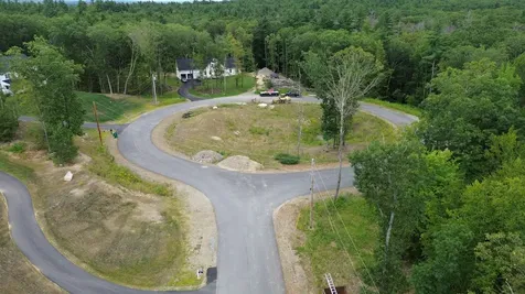 9 Lefevre Drive Kingston NH 03848