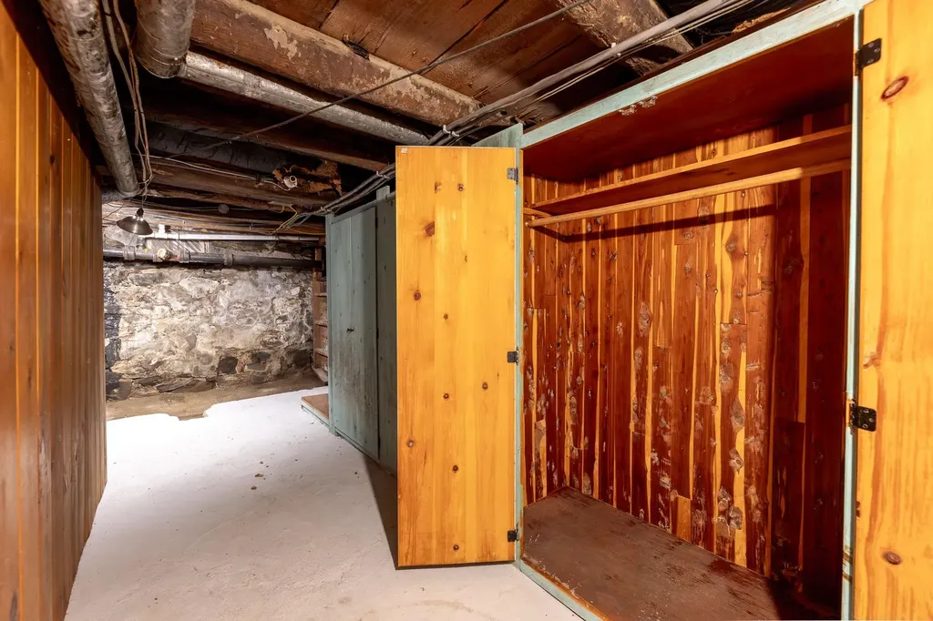 303 Woodbury Road Springfield VT 05156