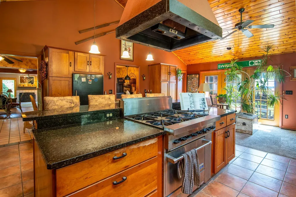 4297 Us Route 4 Mendon VT 05701