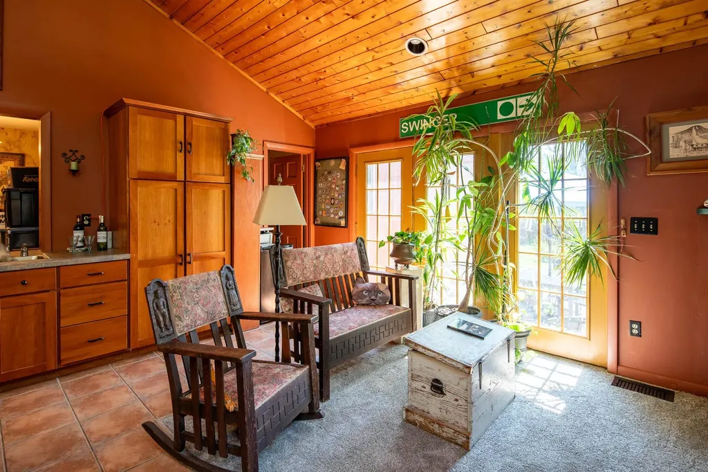 4297 Us Route 4 Mendon VT 05701