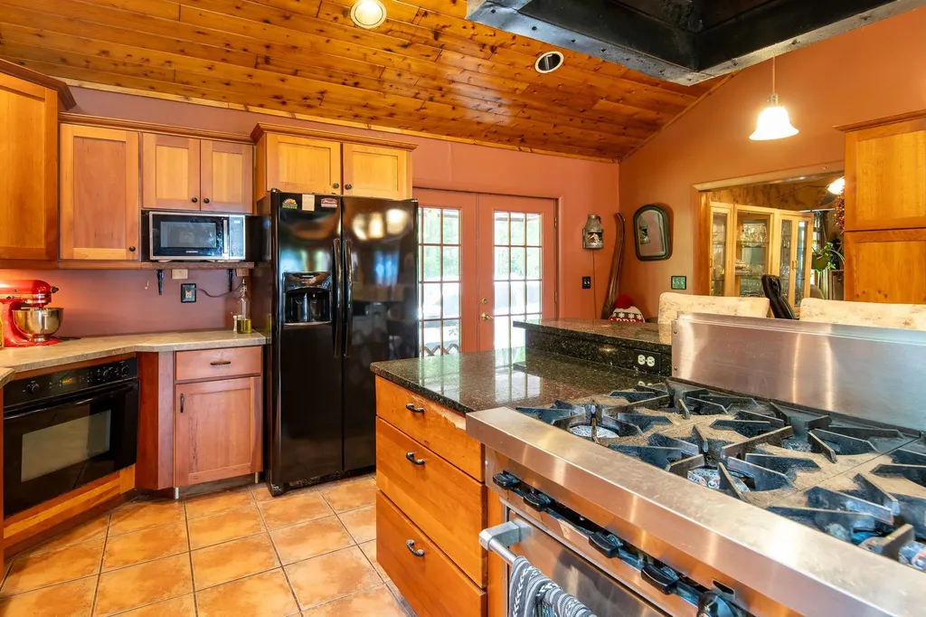 4297 Us Route 4 Mendon VT 05701