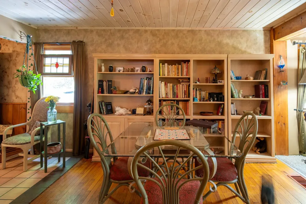 4297 Us Route 4 Mendon VT 05701