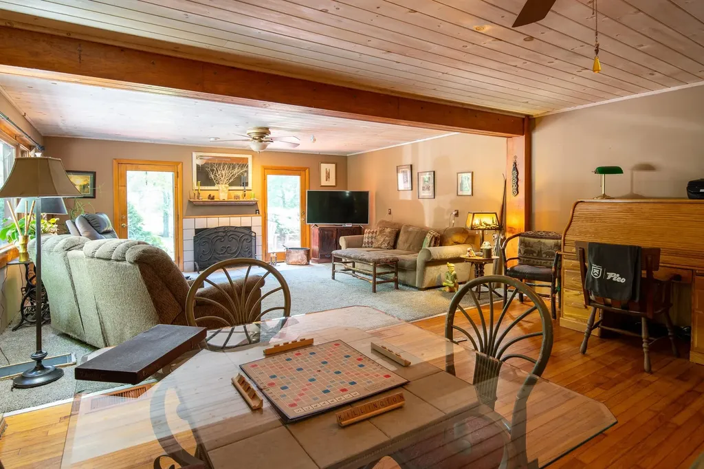 4297 Us Route 4 Mendon VT 05701