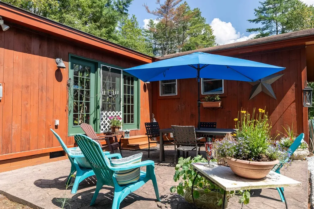 4297 Us Route 4 Mendon VT 05701