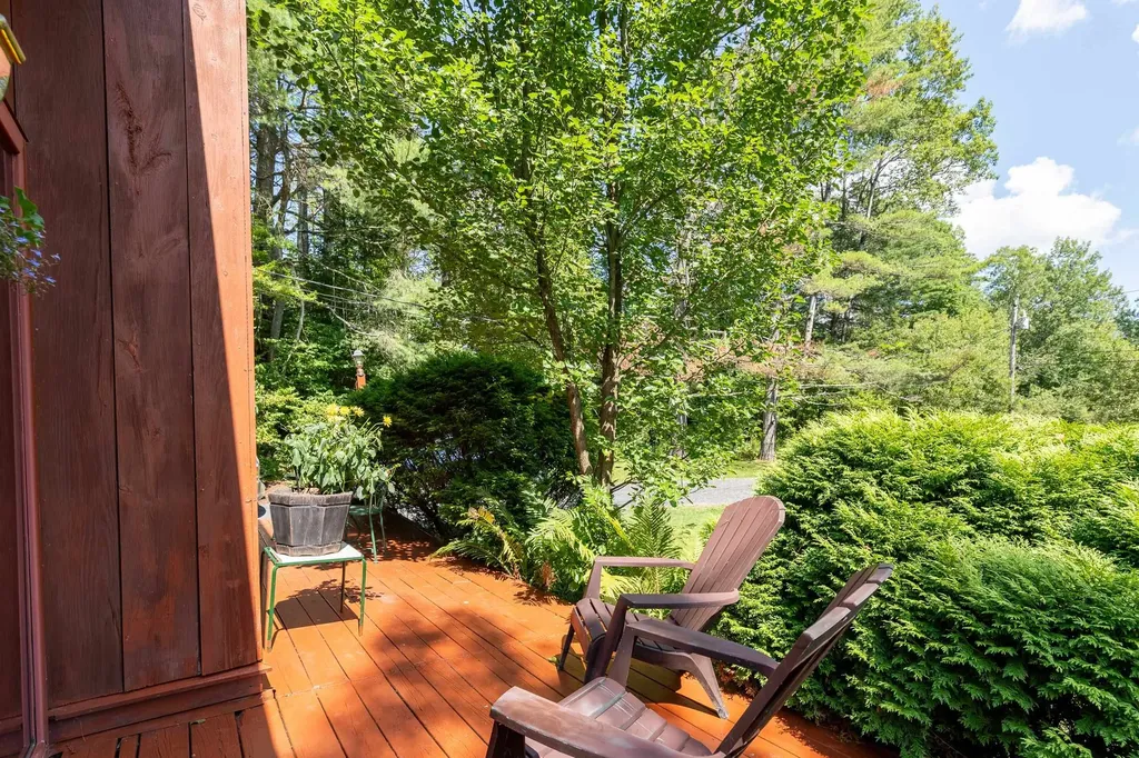 4297 Us Route 4 Mendon VT 05701