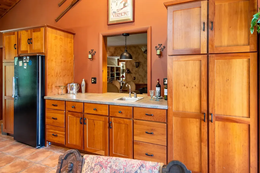 4297 Us Route 4 Mendon VT 05701