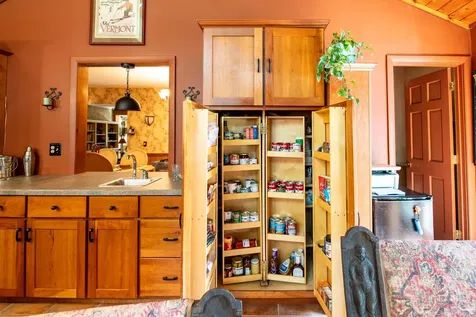 4297 Us Route 4 Mendon VT 05701