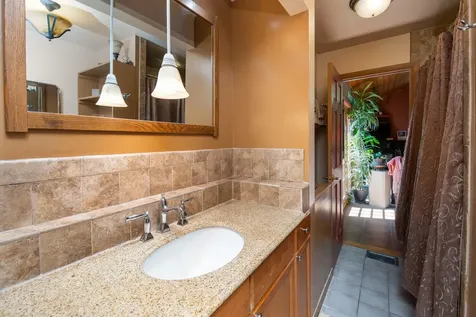 4297 Us Route 4 Mendon VT 05701