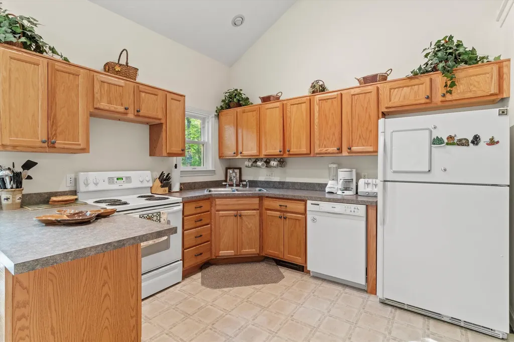 8 Panaway Drive Campton NH 03223