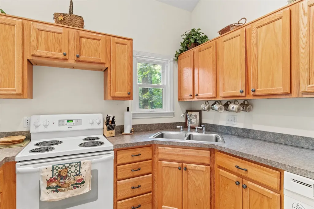 8 Panaway Drive Campton NH 03223