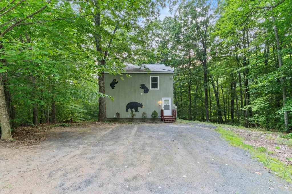 8 Panaway Drive Campton NH 03223