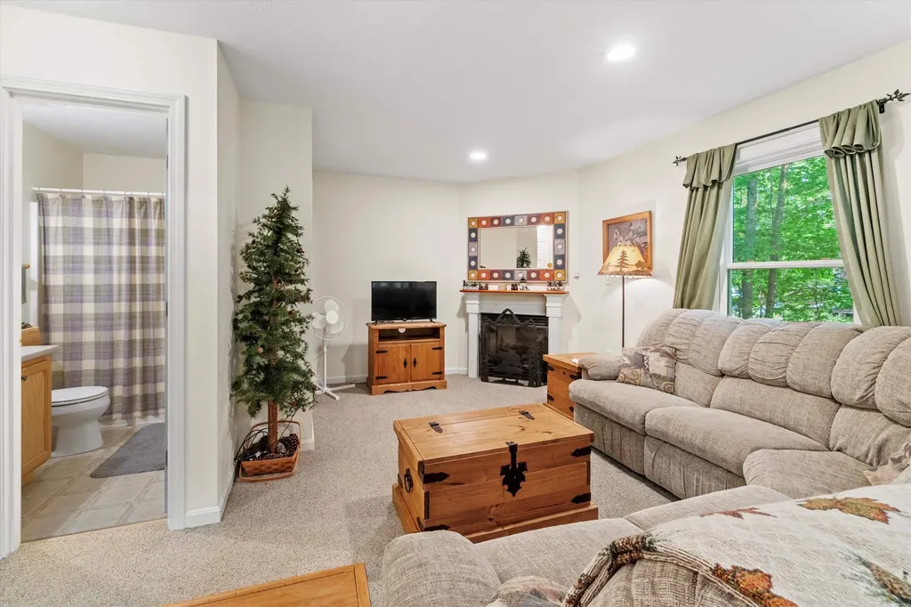 8 Panaway Drive Campton NH 03223