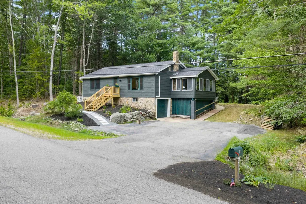 18 Bachelor Drive Alton NH 03810