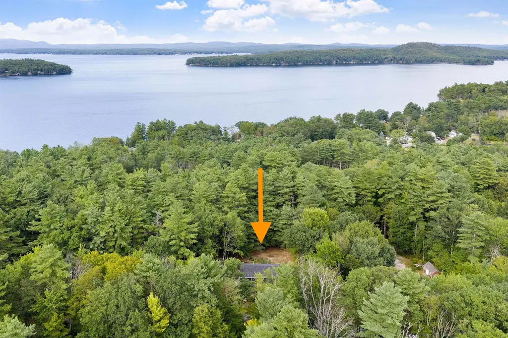 18 Bachelor Drive Alton NH 03810